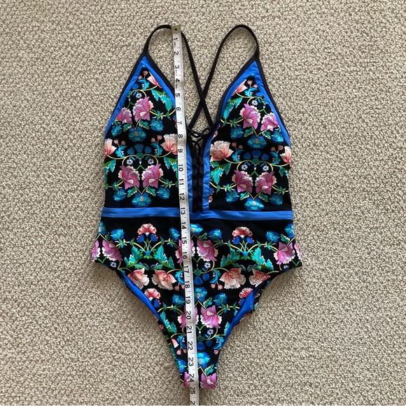 Nanette Lepore Floral One Piece Swimsuit Black Blue Size Small Cheeky LIKE NEW - Picture 4 of 10